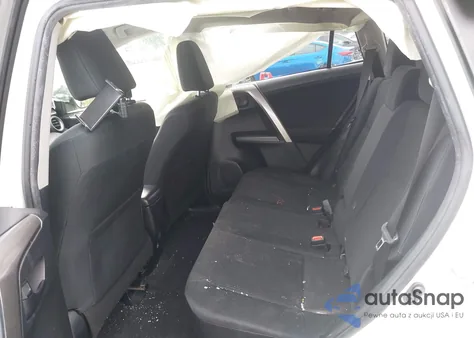 2018 Toyota Rav4 Le z USA, uszkodzony, nr VIN JTMBFREV3JJ738628